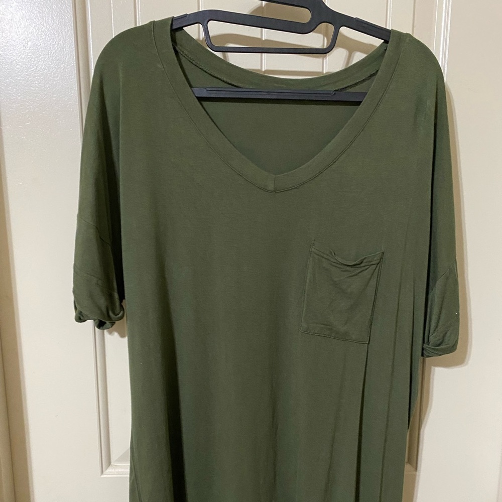Dark green relaxed v/scoop neck top